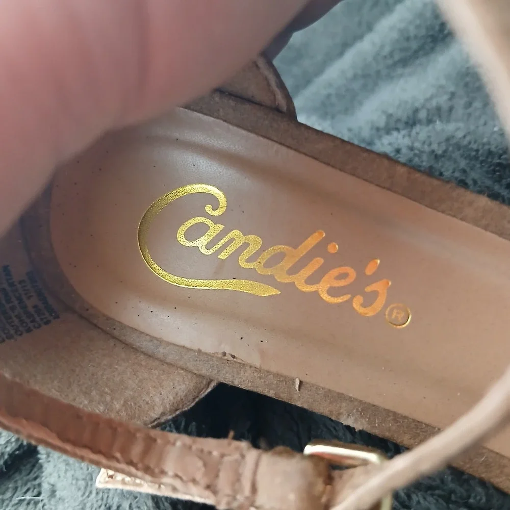 Candies‎ Huarache Flat Sandals 8 Tan Studded Caged Ankle Strap Boho Casual